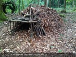 Survival und Bushcraft :: Laubhütte Schritt 3