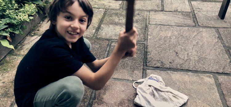 Waschmittel aus Kastanie Rosskastanien Herbst Projekt mit Kindern Wurzeltrapp Wildnisschule